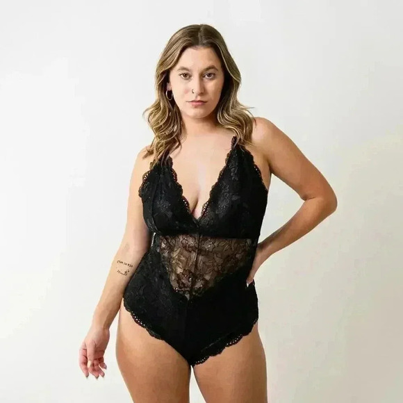 Black Lace Front Scallop Lace Trim Teddy Cheeky Bodysuit - Picture 2 of 10